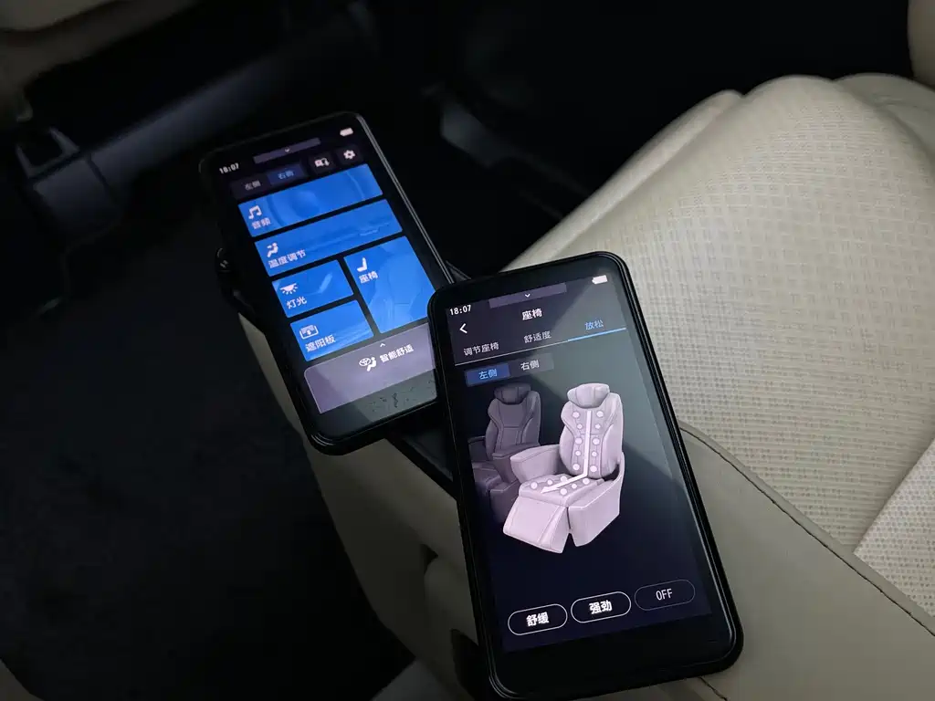 Toyota Vellfire — миниатюра 13