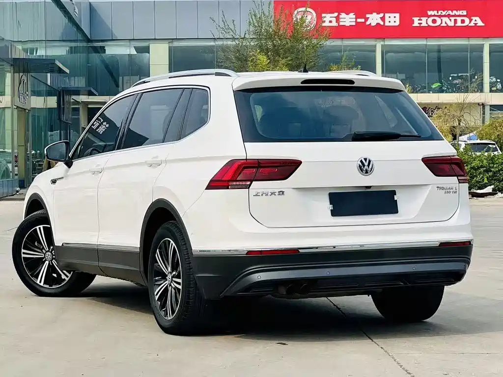 Volkswagen Tiguan L — миниатюра 6
