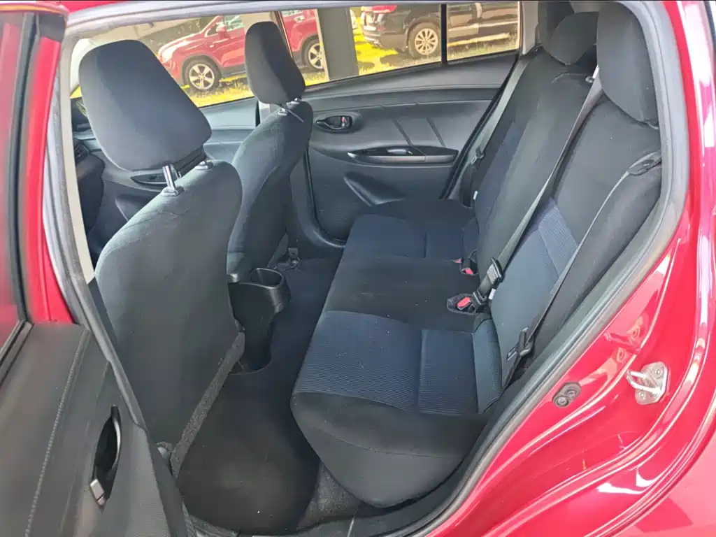 Toyota Yaris L — миниатюра 4
