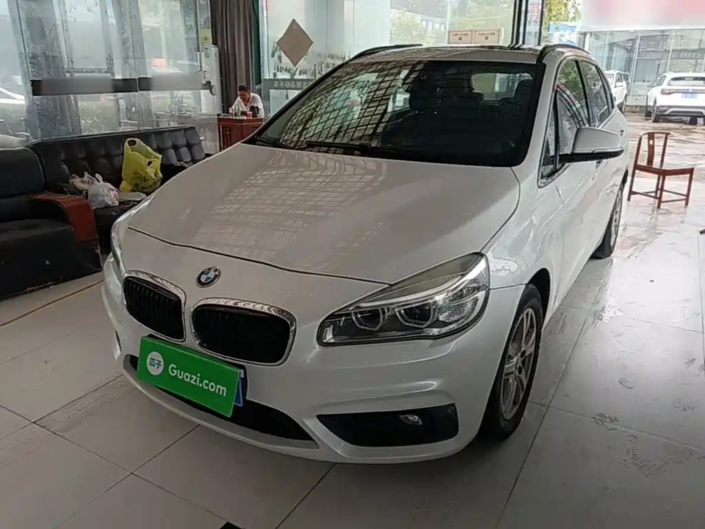 BMW 2 Series Active Tourer — миниатюра 2