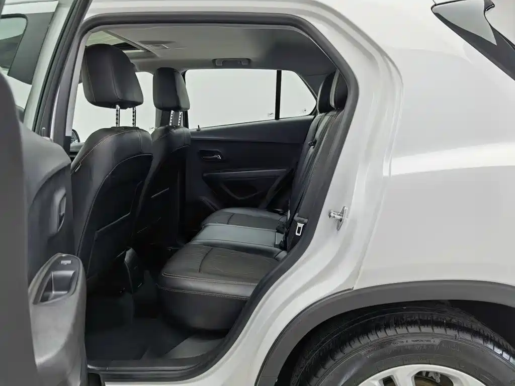 Chevrolet Trax — миниатюра 15