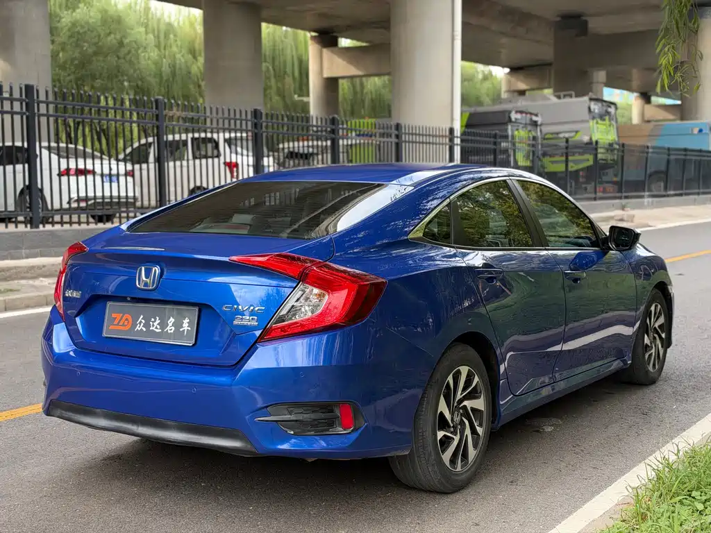 Honda Civic — миниатюра 10