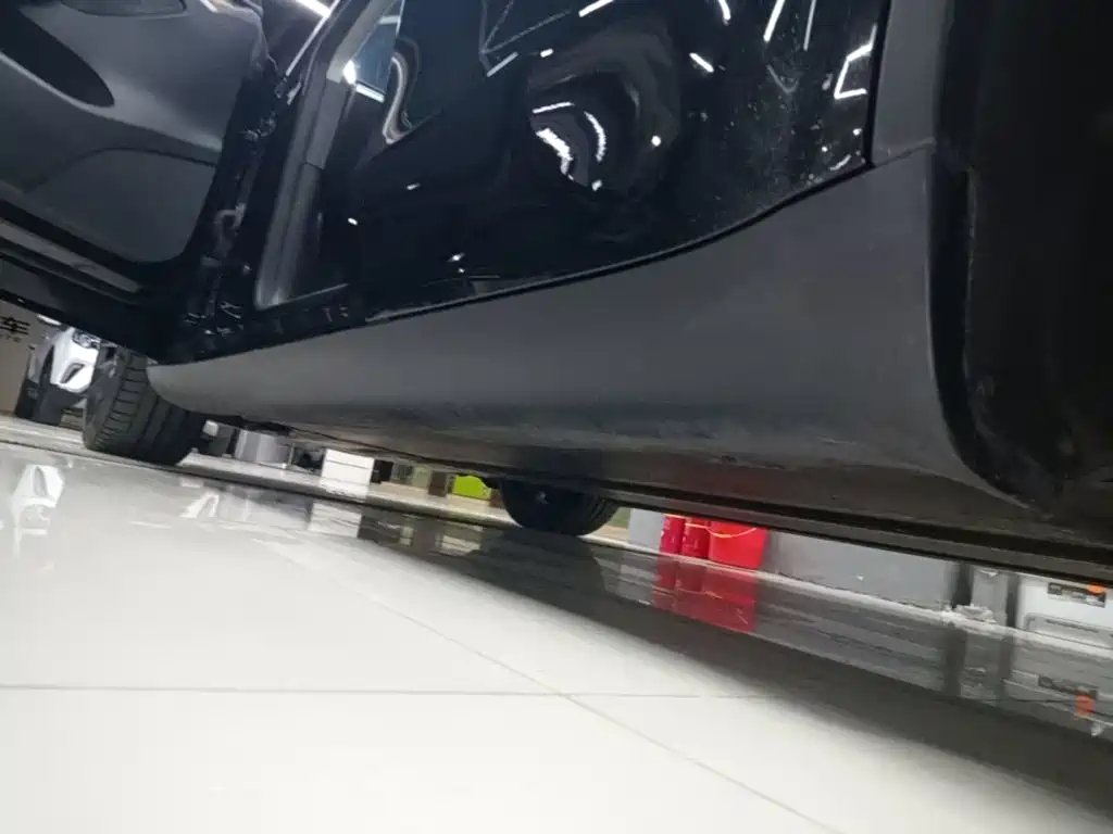 Tesla Model Y — миниатюра 22