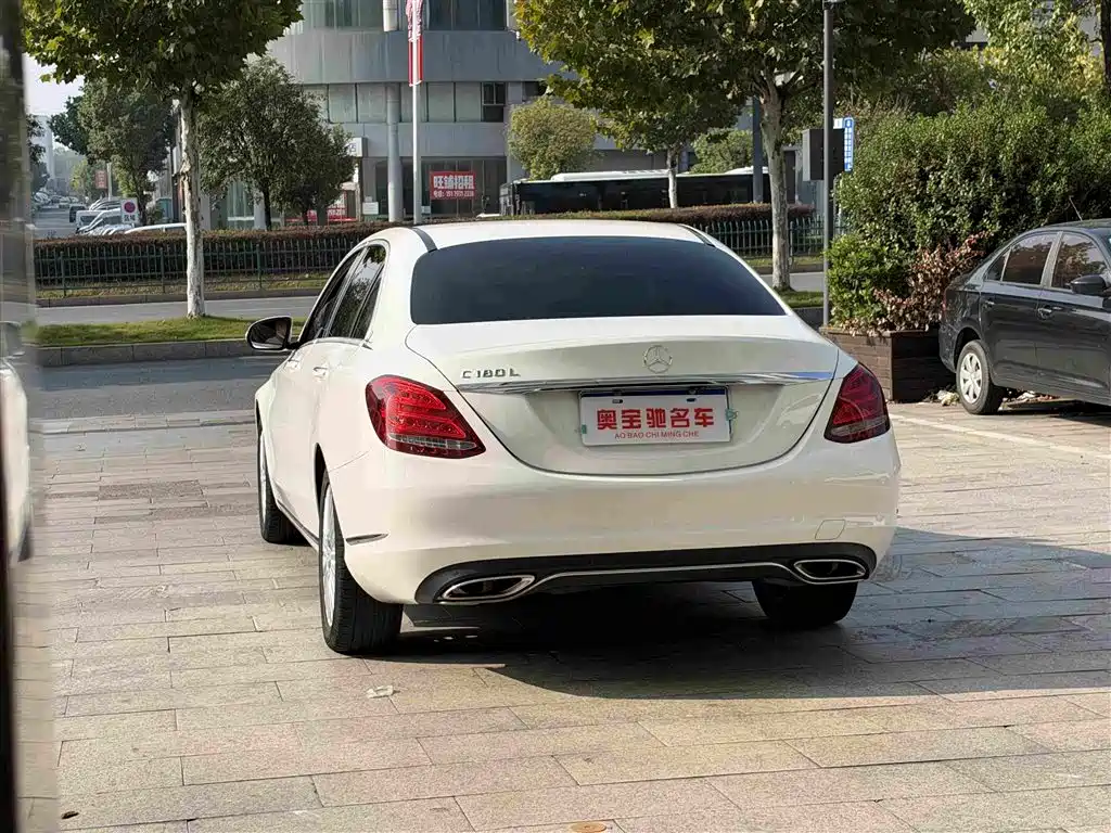 Mercedes-Benz C-Class — миниатюра 9