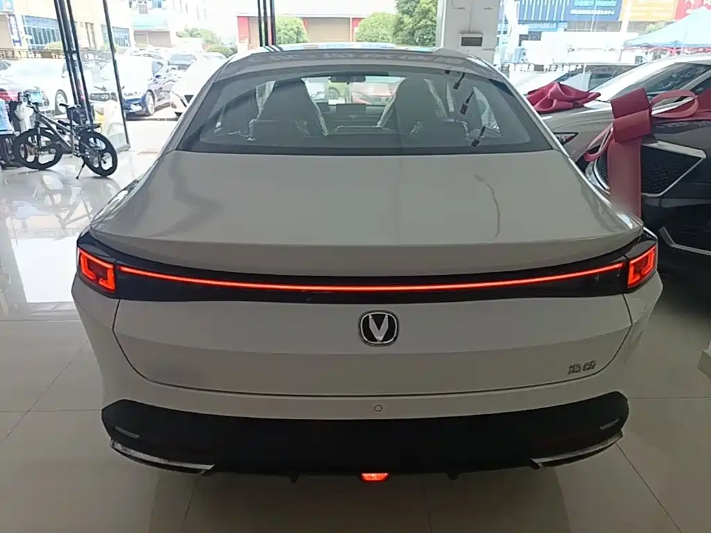Changan EadoPHEV PHEV 2025 145KM