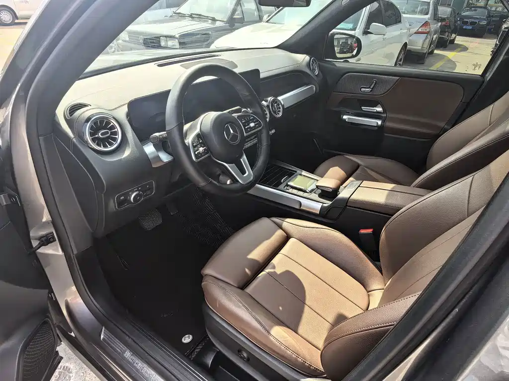 Mercedes-Benz GLB — миниатюра 7
