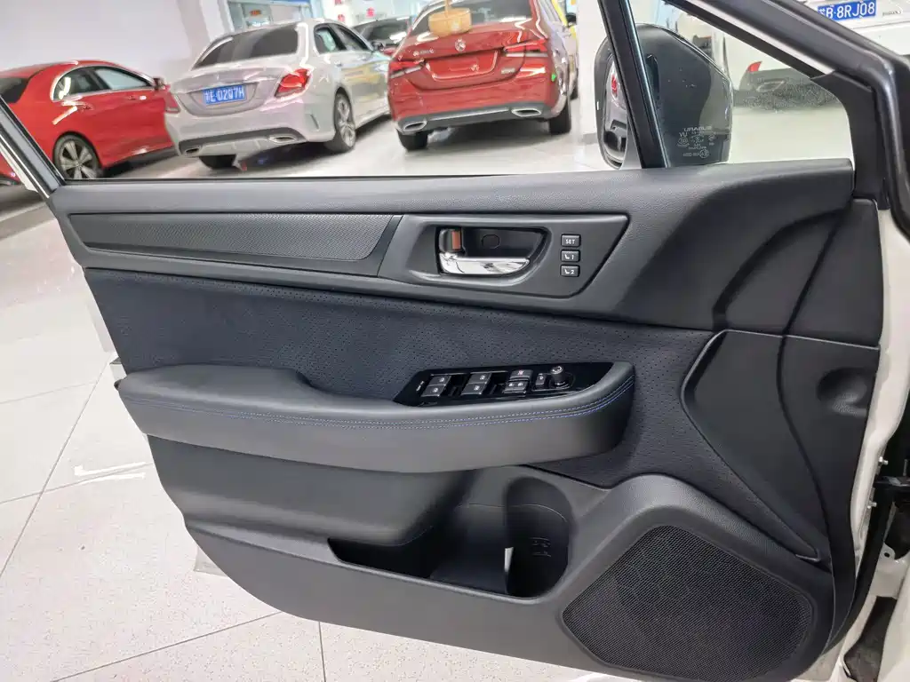 Subaru Legacy — миниатюра 14