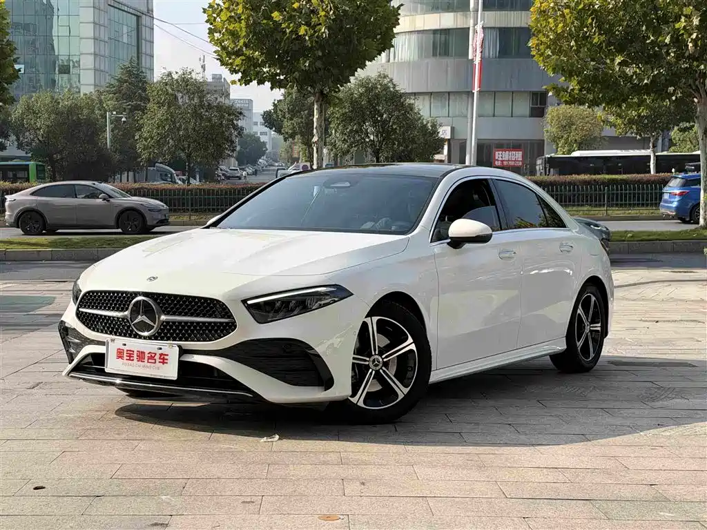 奔驰A级 2023款 A 200 L 时尚型 2024