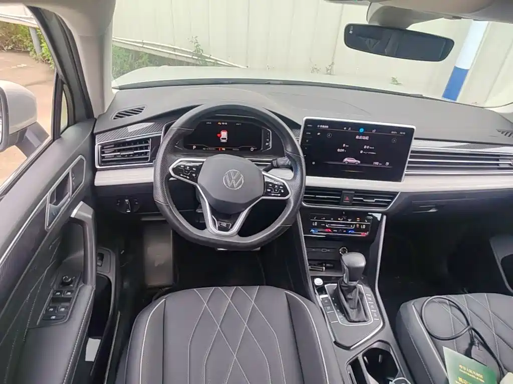 Volkswagen Tiguan L — миниатюра 15