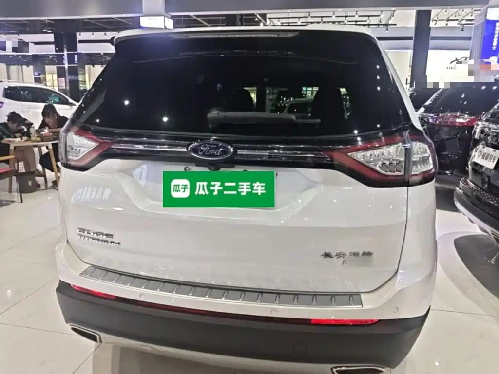 Ford Edge — миниатюра 6