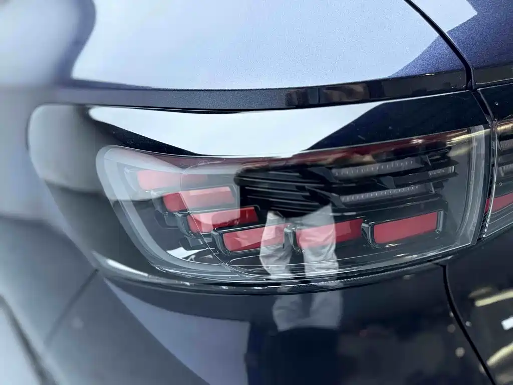 Volkswagen ID.4 Crozz — миниатюра 8