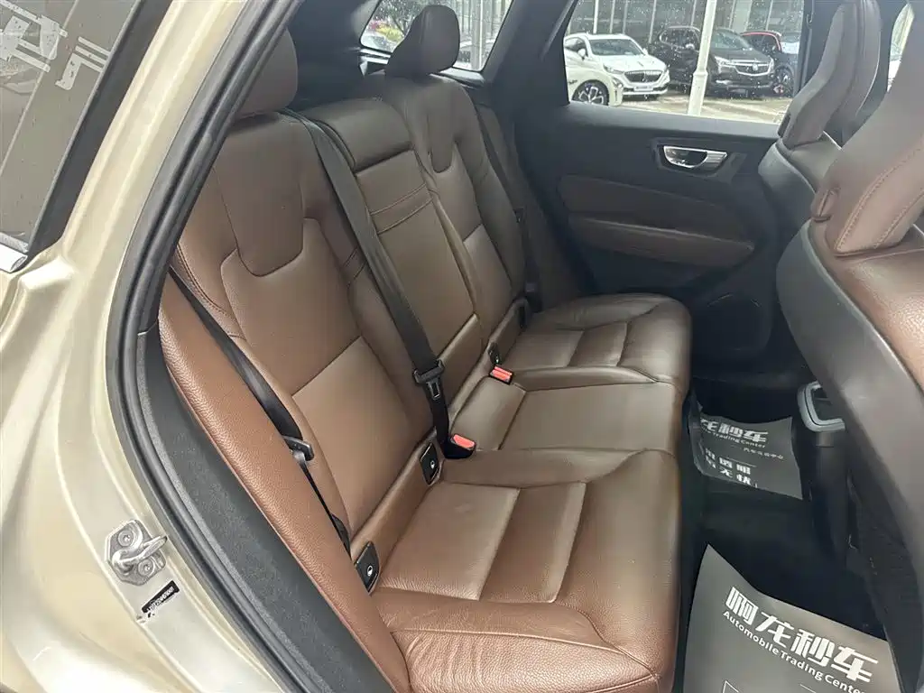 Volvo XC60 2021 T5 Luxury