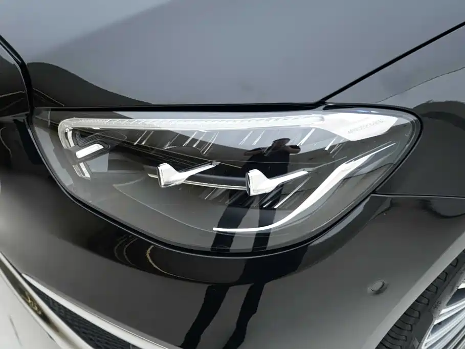 Mercedes-Benz E-Class — миниатюра 14