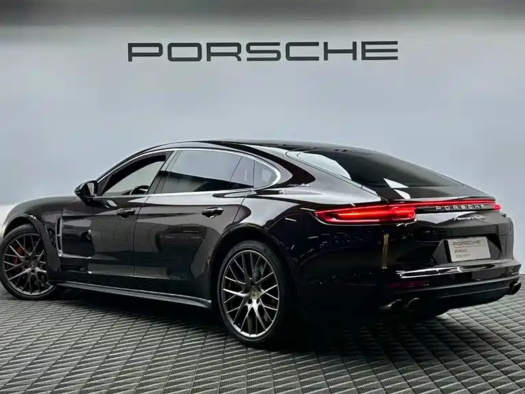 Porsche Panamera — миниатюра 6
