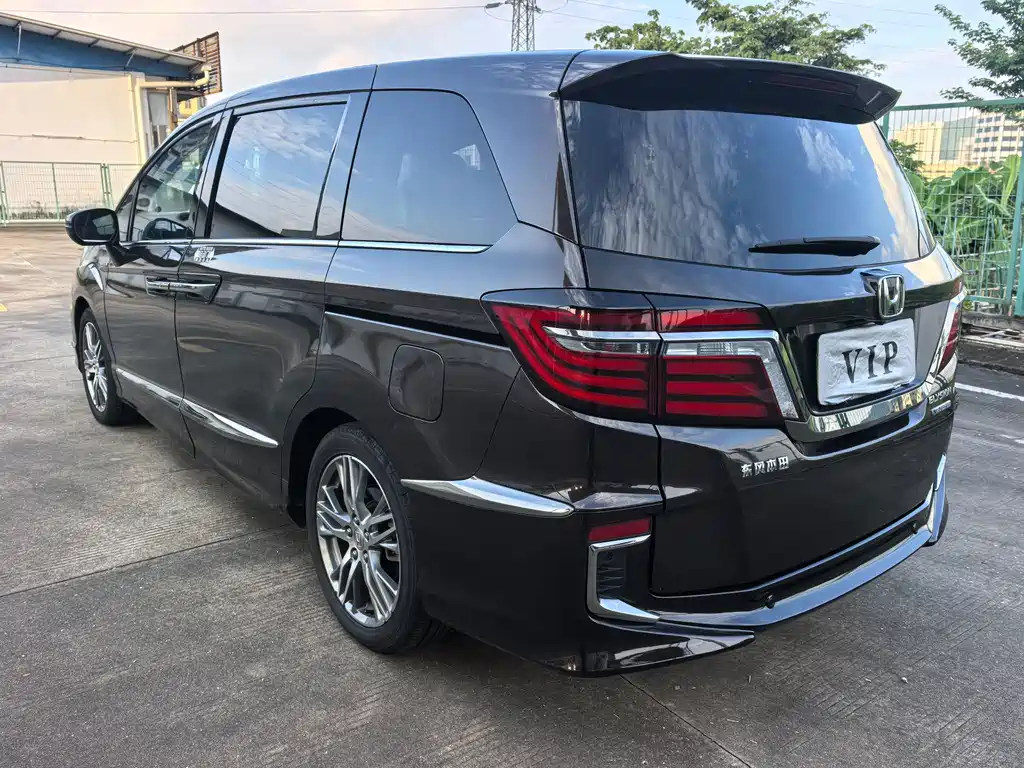 Honda Elysion — миниатюра 5