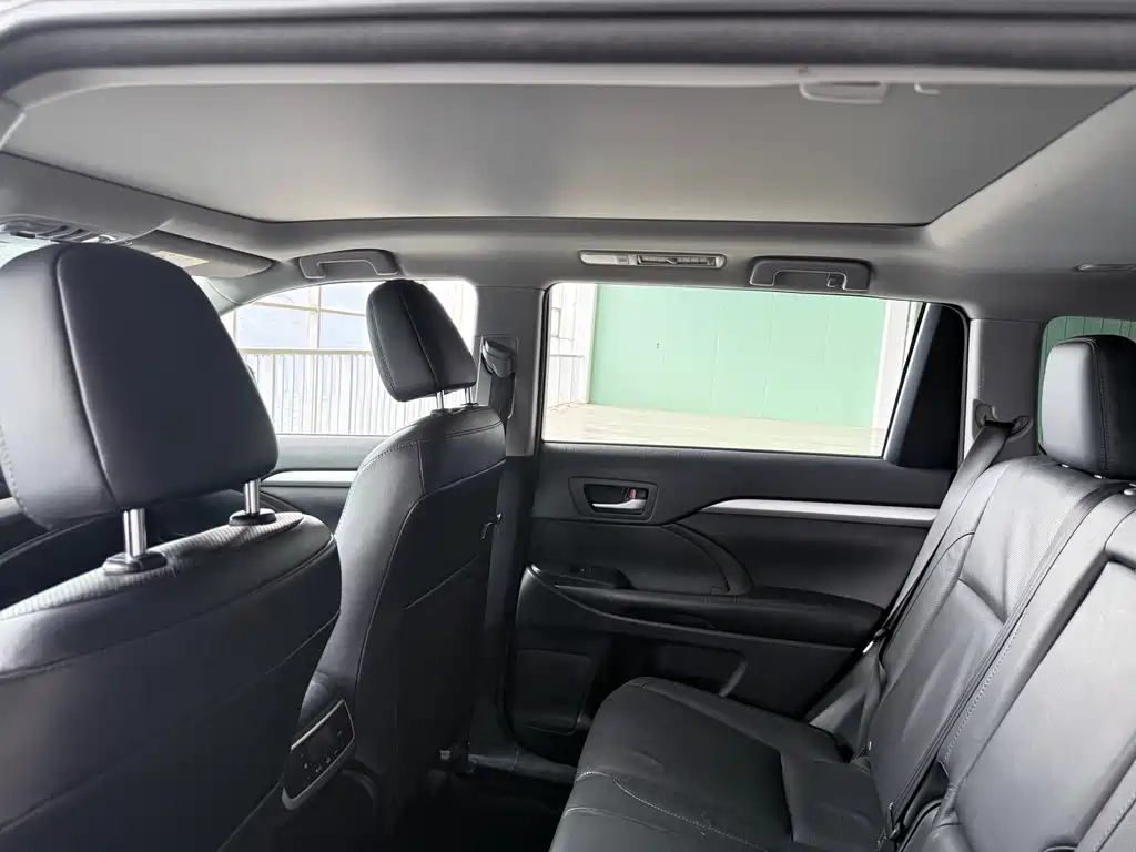 Toyota Highlander — миниатюра 11