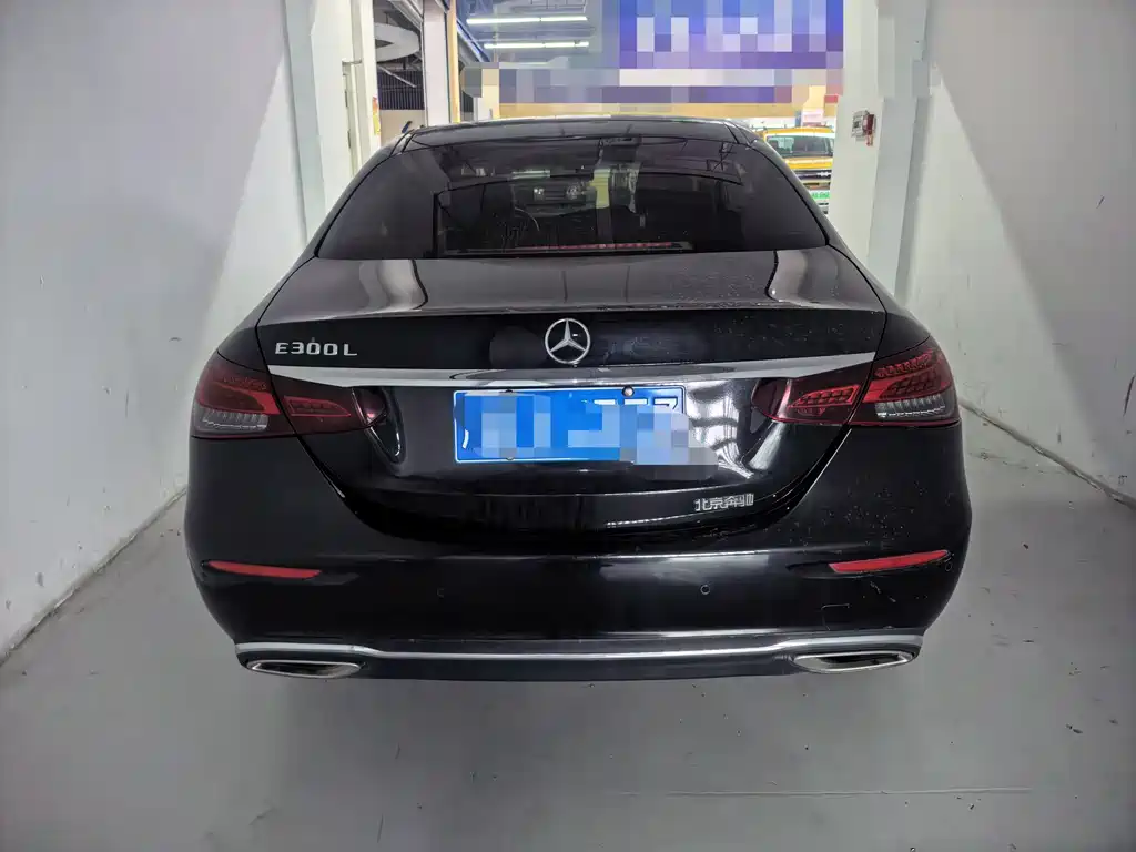 Mercedes-Benz E-Class — миниатюра 9
