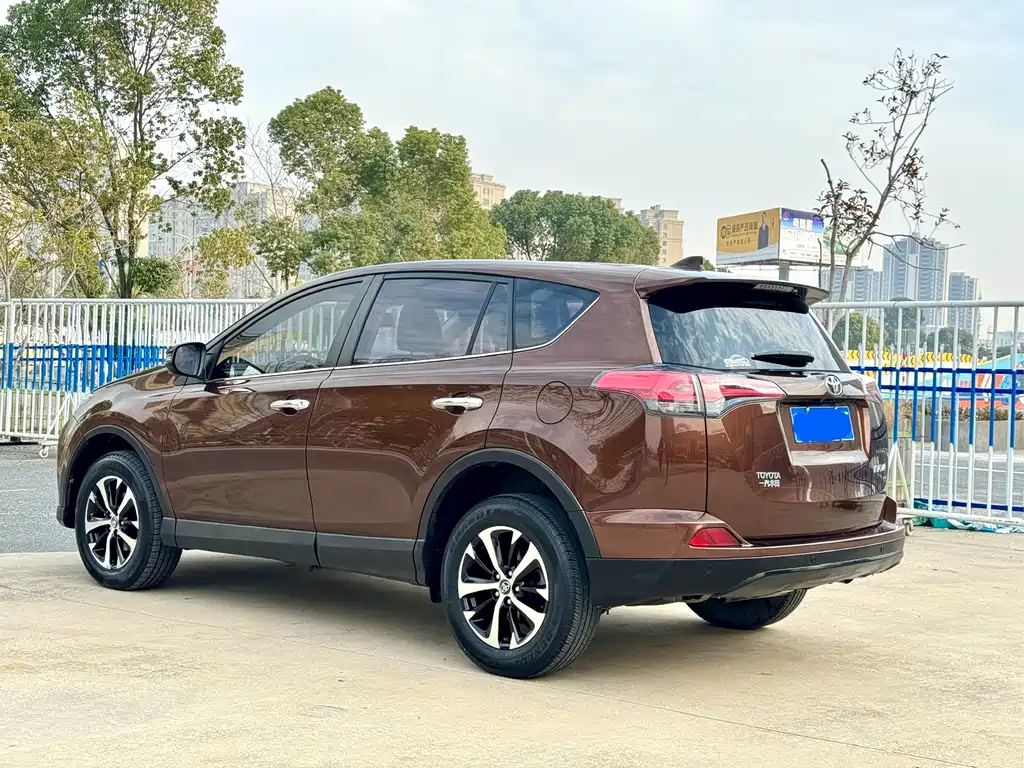 TOYOTA RAV4 RONGFANG