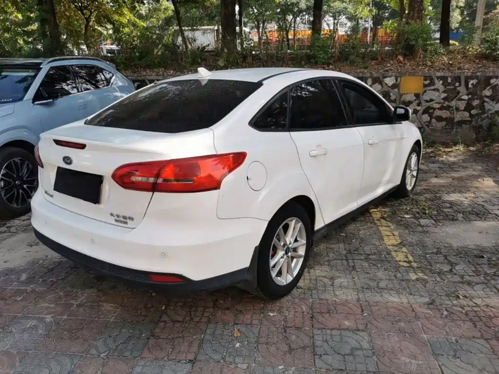 Ford Focus — миниатюра 7