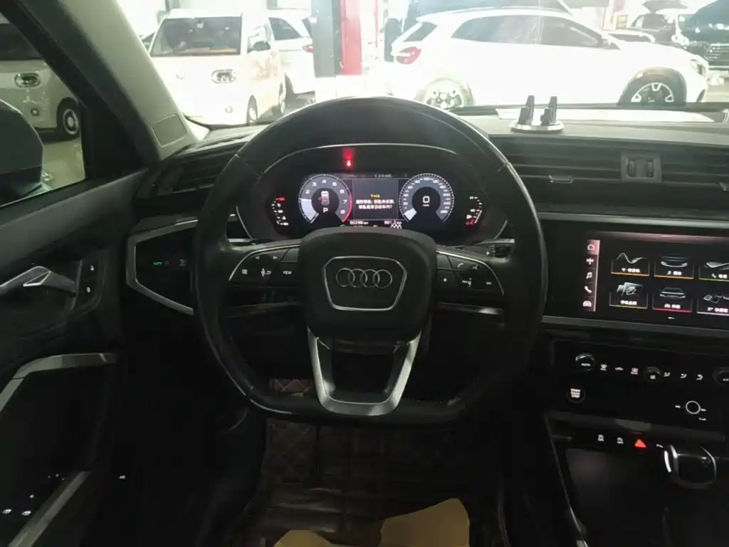 Audi Q3 — миниатюра 11