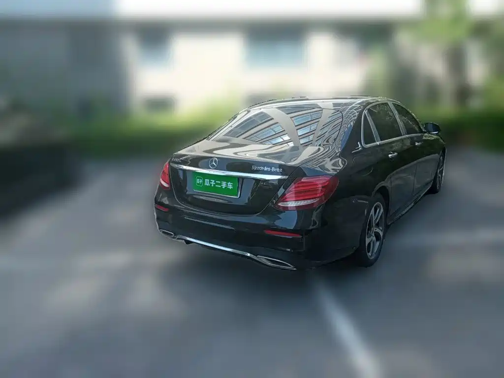 Mercedes-Benz E-Class — миниатюра 4