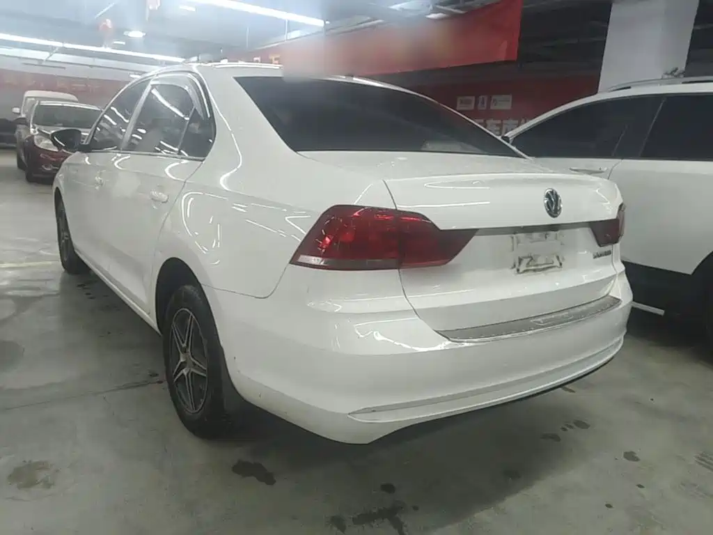 Volkswagen Santana — миниатюра 5