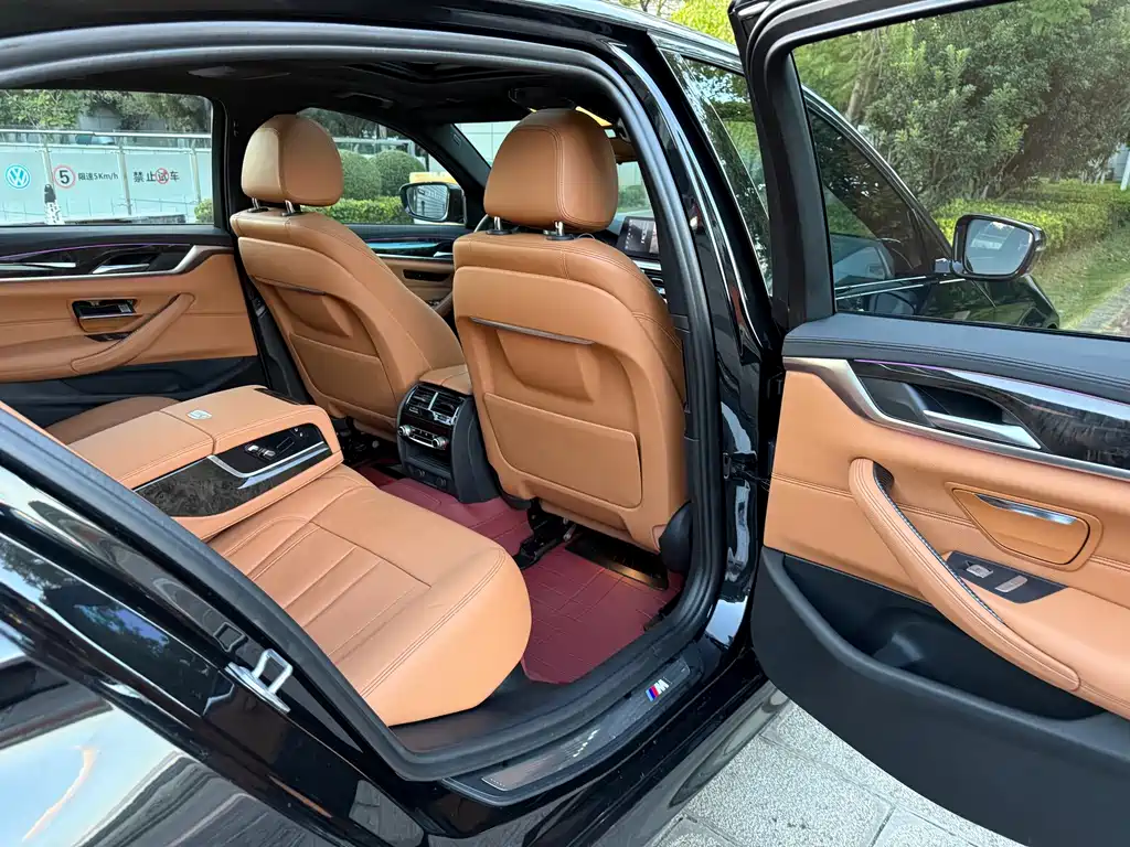 BMW 5 Series — миниатюра 44