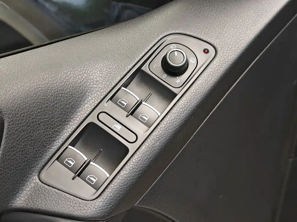 Volkswagen Tiguan 2015 1.8TSI AT Comfort