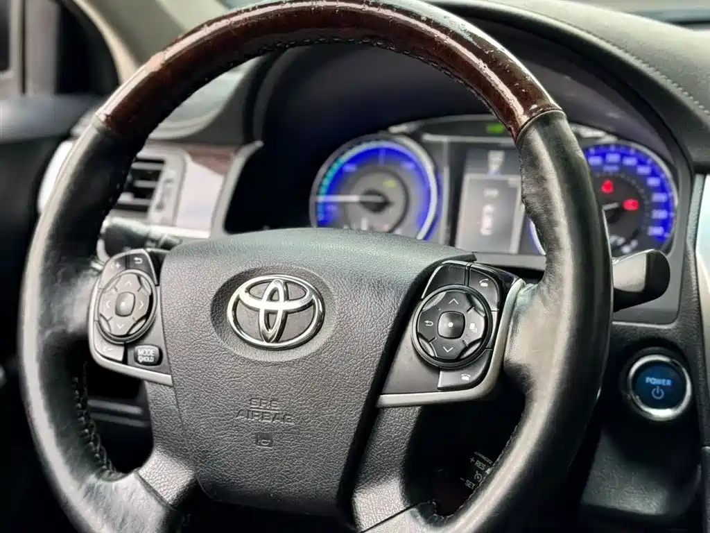 TOYOTA CAMRY