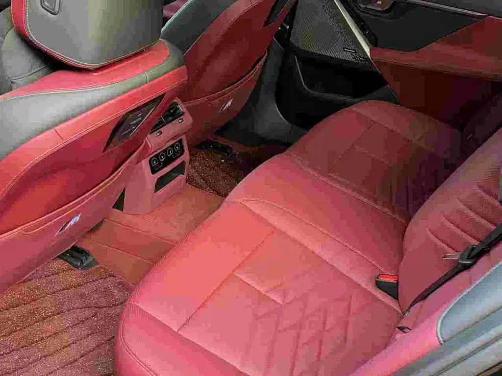 BMW 5 Series — миниатюра 7
