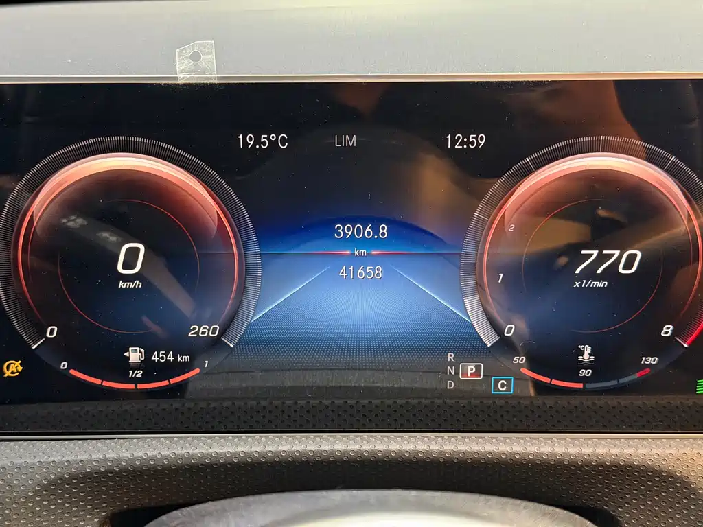 Mercedes-Benz A-Class — миниатюра 2