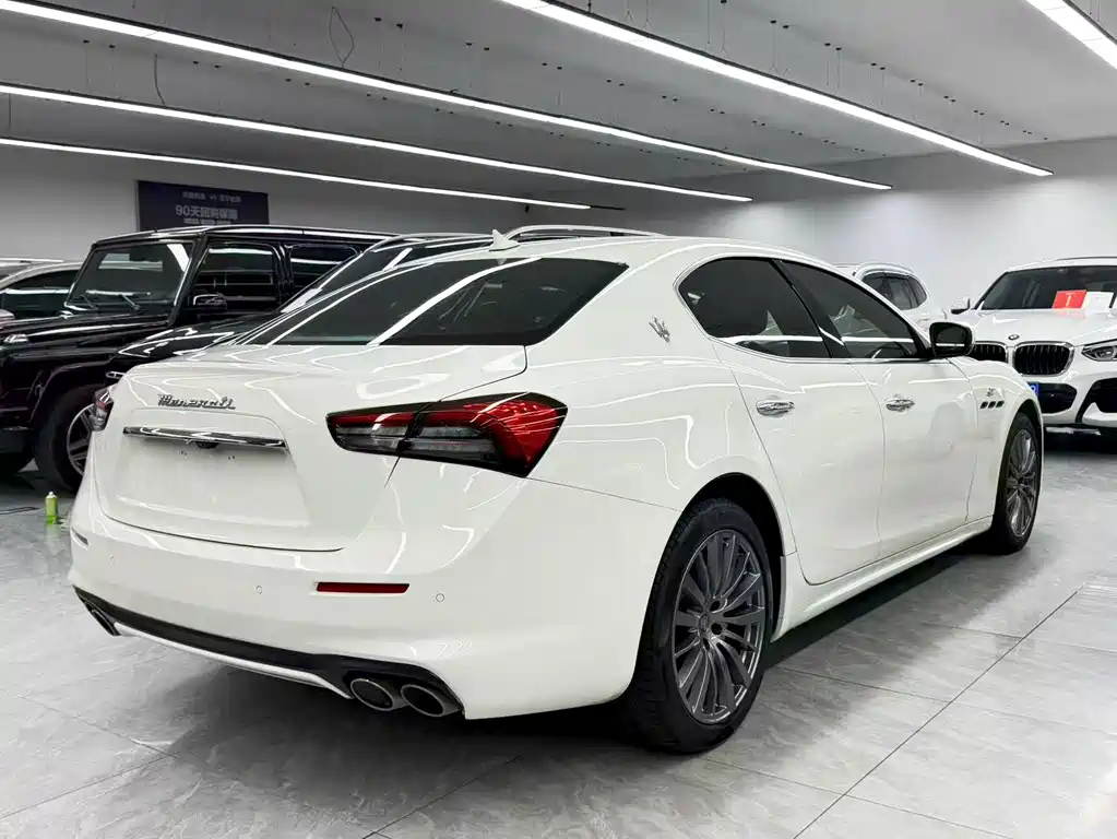 Maserati Ghibli — миниатюра 6