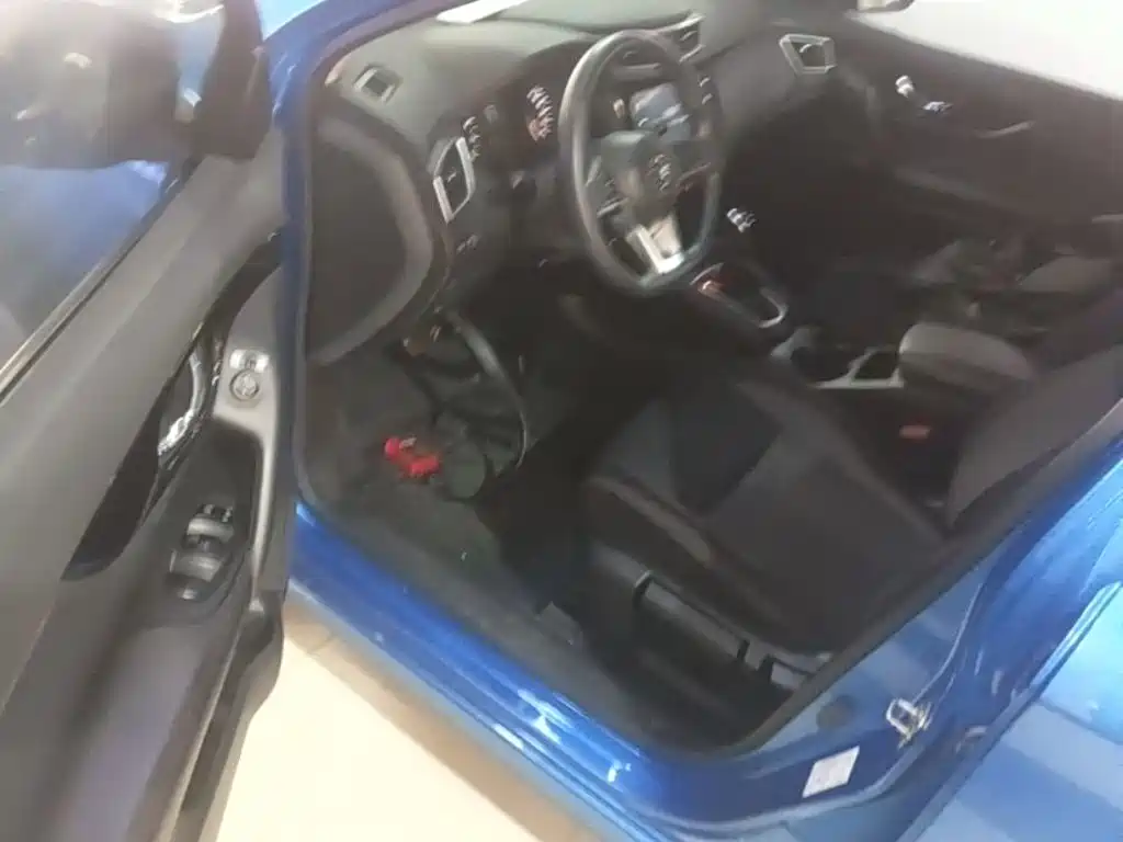 Nissan Qashqai — миниатюра 16