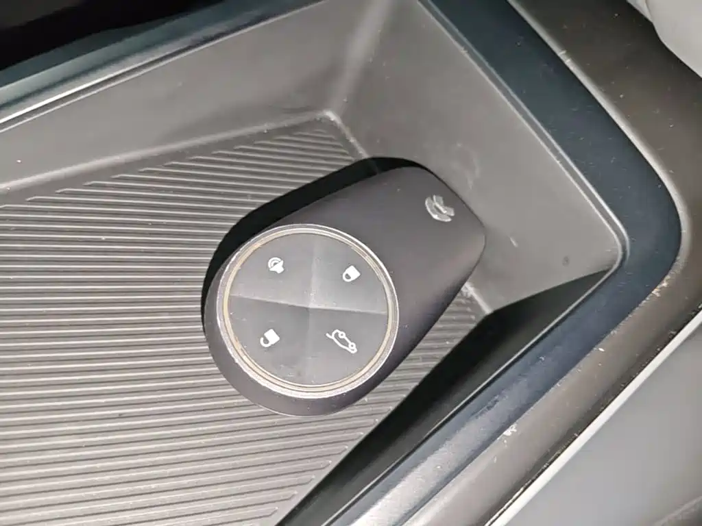 NIO ES6 — миниатюра 9