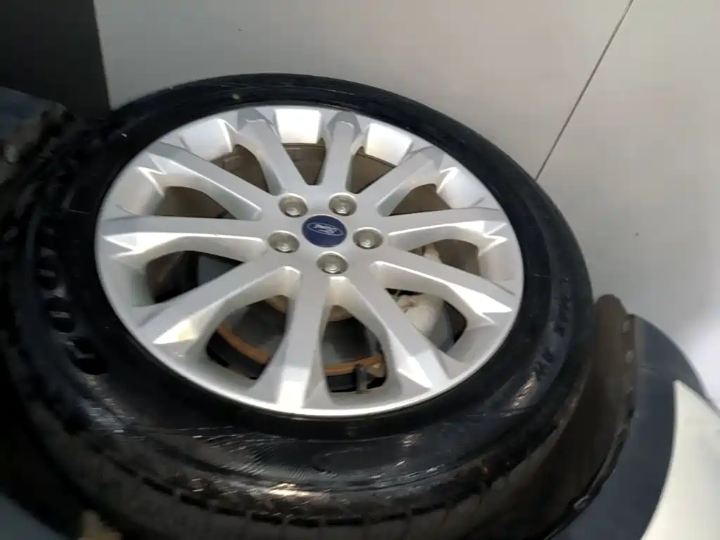 Ford Kuga — миниатюра 23