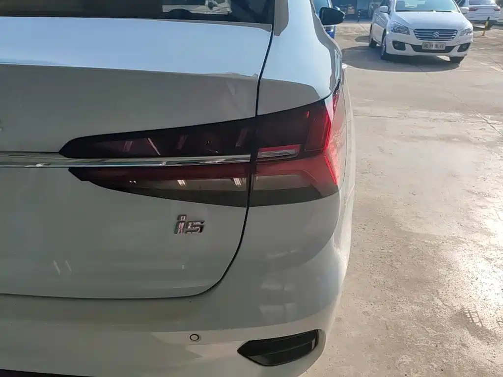 Roewe i5 — миниатюра 8
