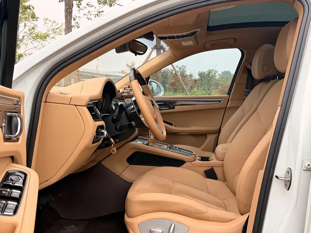Porsche Macan — миниатюра 11
