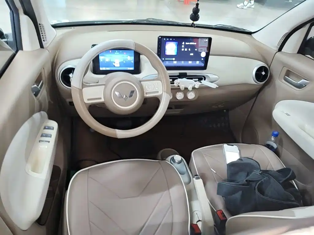 Wuling MINIEV — миниатюра 10