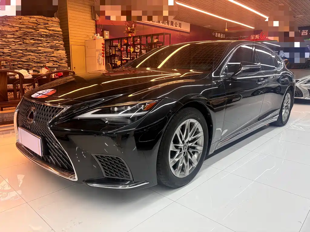 Lexus LS