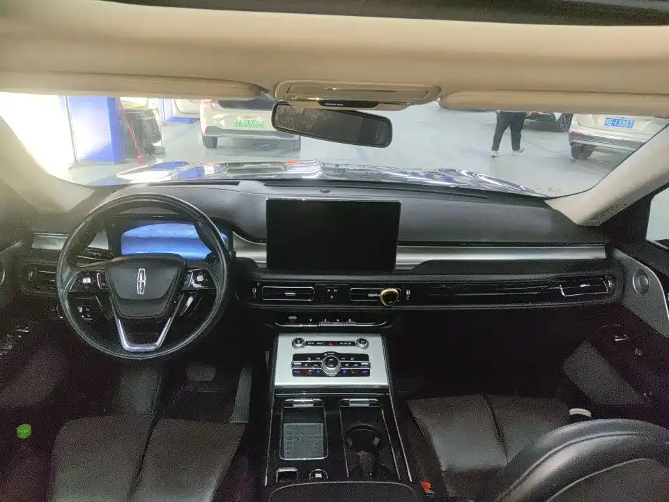 Lincoln Aviator — миниатюра 3