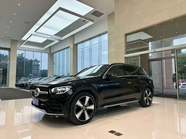 MERCEDES-BENZ GLC