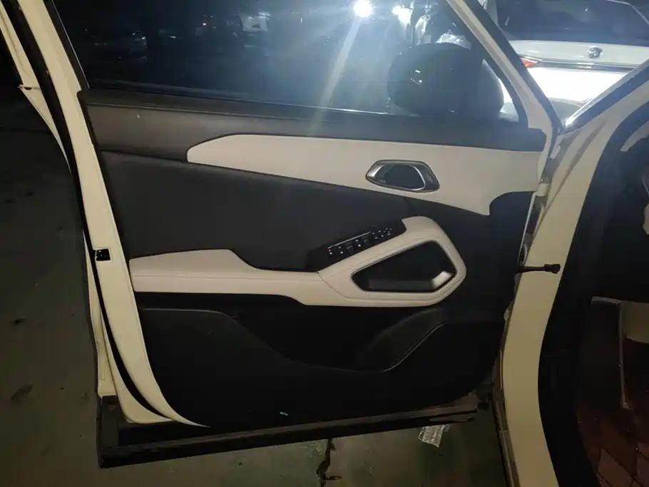BYD Yuan UP — миниатюра 7