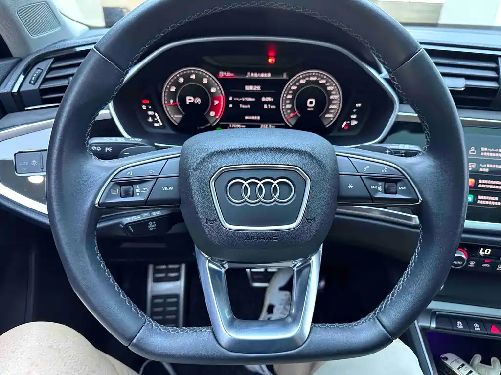 Audi Q3 — фотографии объявления, Фото 12