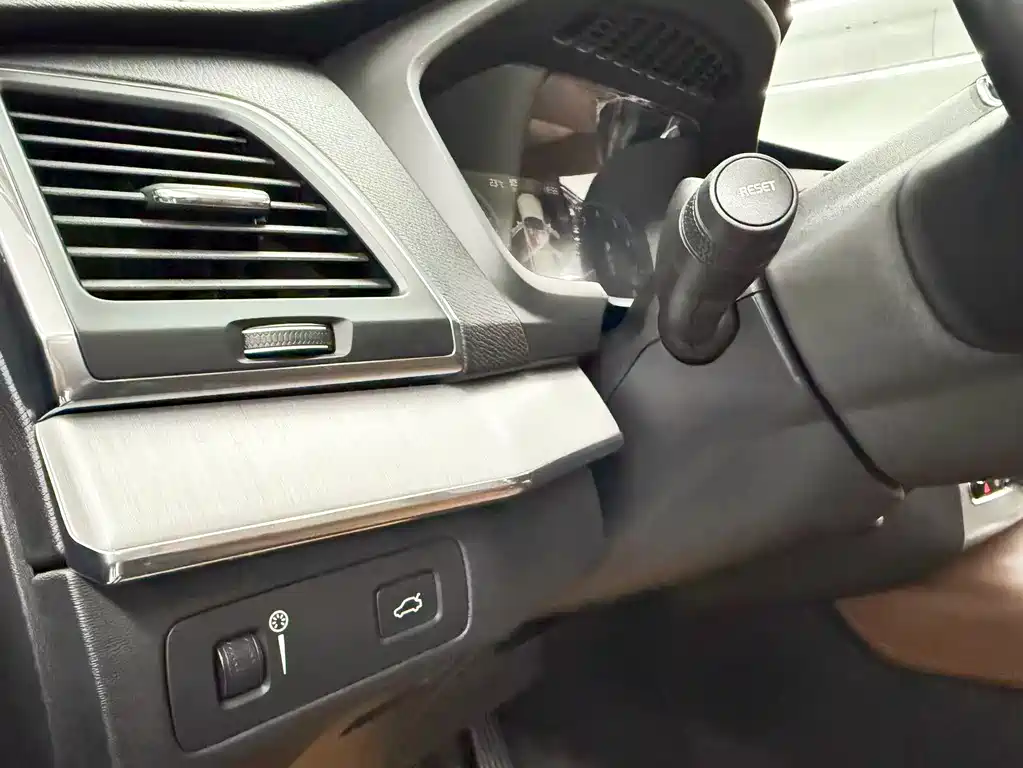 Volvo XC90 — миниатюра 10