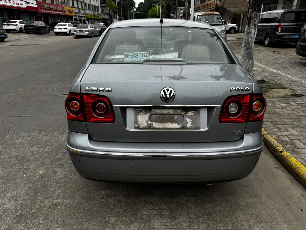 Volkswagen Polo 2009 1.4L AT