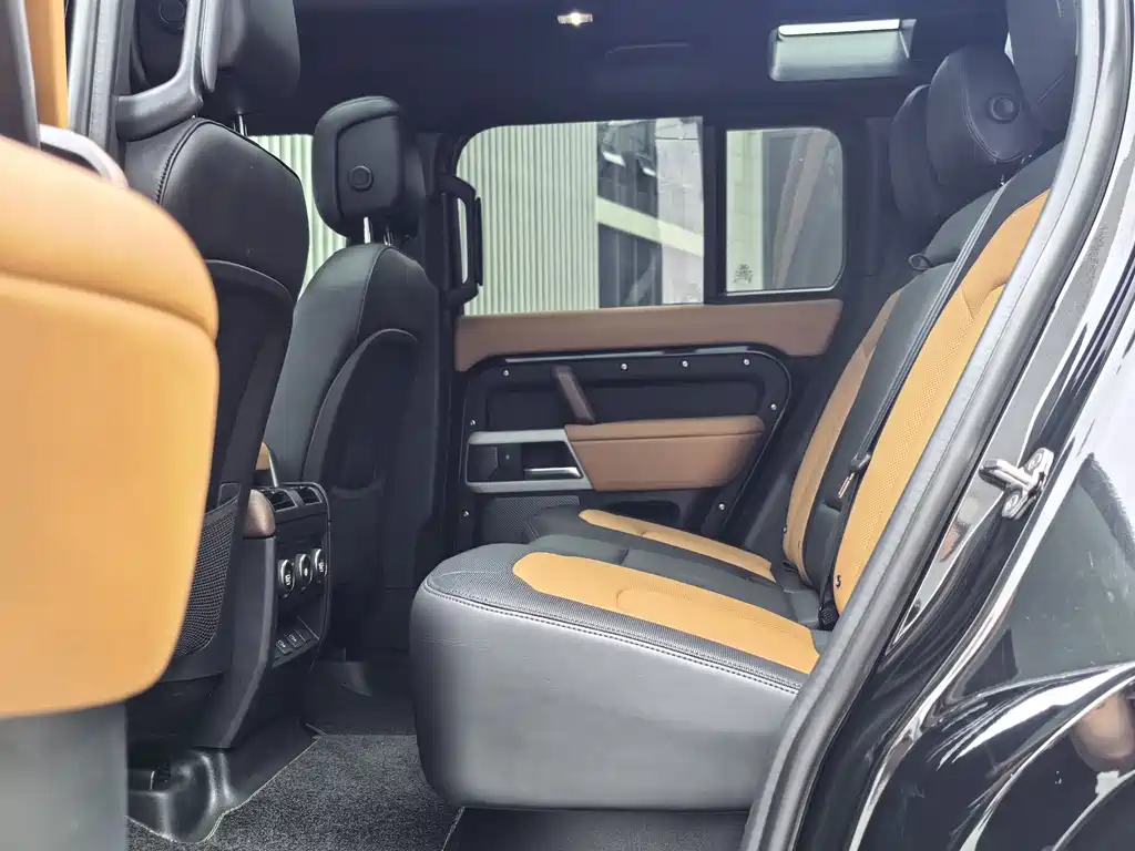 Land Rover Defender — миниатюра 12