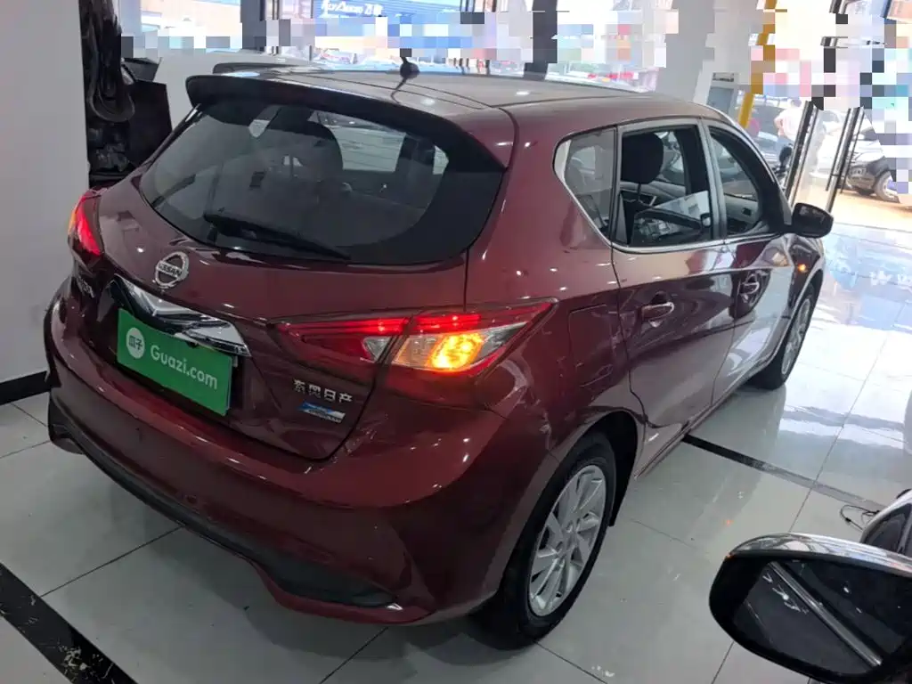 Nissan Tiida — миниатюра 7