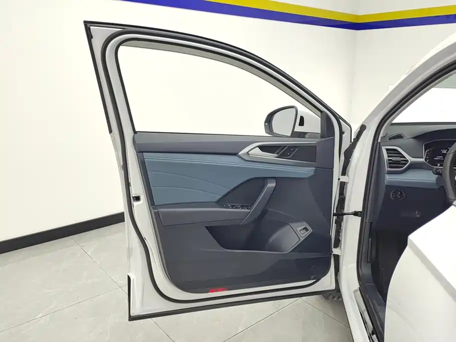 Volkswagen Tharu — миниатюра 7