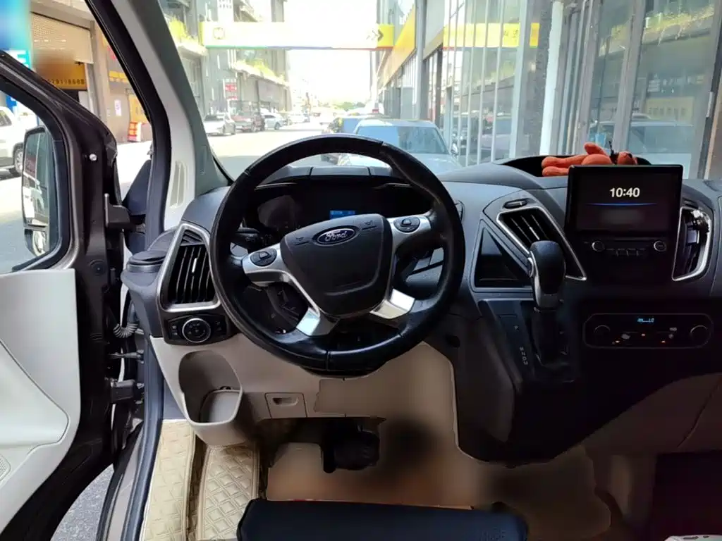 Ford Tourneo — миниатюра 11