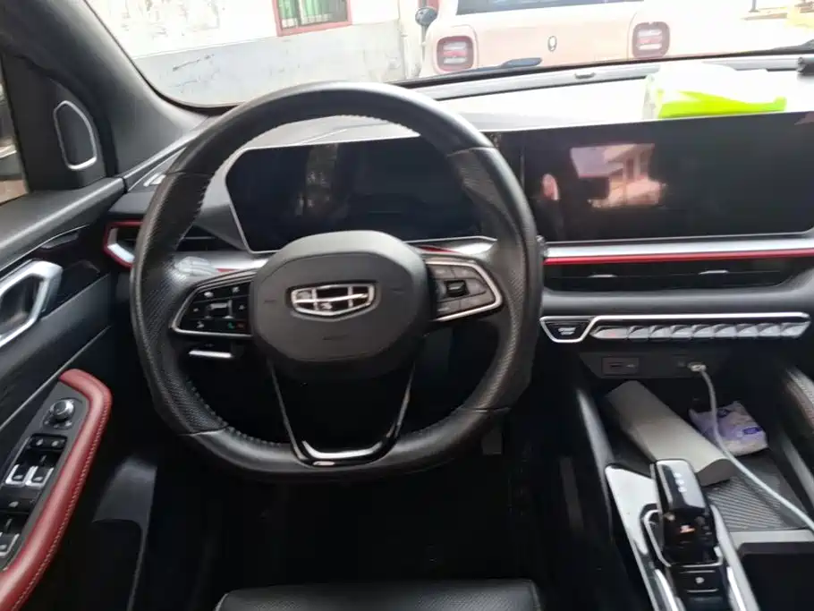 Geely Binyue — миниатюра 15